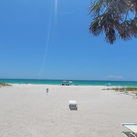 Beach Front Condo Paradise. Ground Floor.Studio. ロングボートキー エクステリア 写真